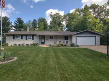 Menomonie, WI: 1414 Messenger Street
