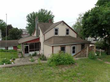Durand, WI: 413 4th E Avenue