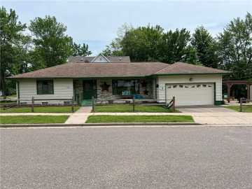 Spooner, WI: 522 Bashaw Street