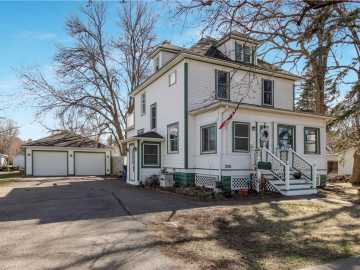 New Richmond, WI: 236 W 5th Street