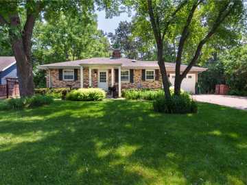 Eau Claire, WI: 2321 Cleveland Street