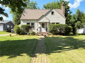 Barron, WI: 111 W La Salle Avenue