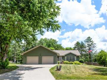 Black River Falls, WI: 913 Forrest Street