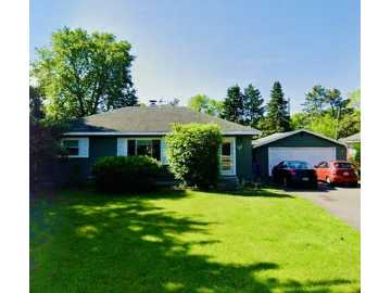 Osceola, WI: 412 8th Avenue