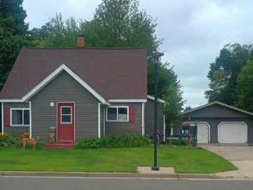 Cameron, WI: 410 N 6th Street