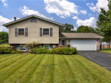 Eau Claire, WI: 1702 Ruby Lane