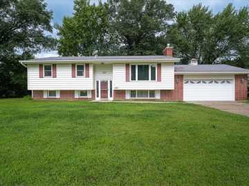 Menomonie, WI: 1209 N Shore Drive