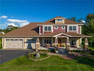 Altoona, WI: 907 Sandalwood Drive