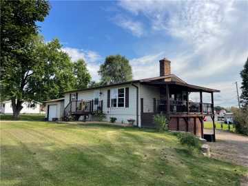 Bloomer, WI: 1020 9th Avenue