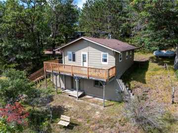 Gordon, WI: 6833 View Point Lodge Road 