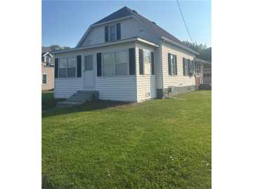 Ridgeland, WI: 100 Grover N Street