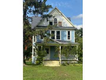 Barron, WI: 309 E River Avenue