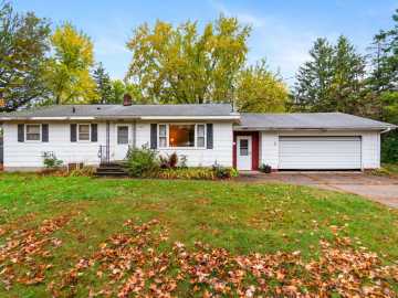 Dallas, WI: 415 3rd N Avenue