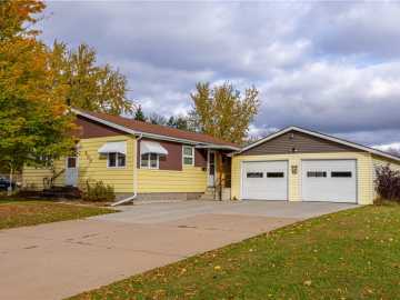 Ladysmith, WI: 809 E 6th S Street