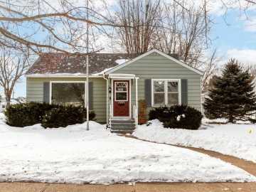 Eau Claire, WI: 2009 Valmont Avenue