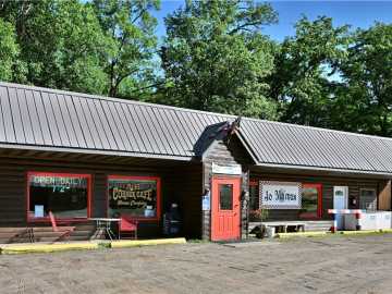 Webster, WI: 28407 & 28409 County Road H 