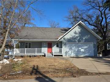 Chetek, WI: 1728 Pinewood Avenue