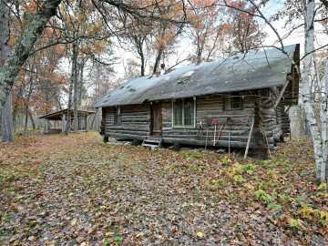 Danbury, WI: 1894 S Lost Lake Road