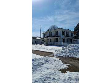 Augusta, WI: 307 S Spring 