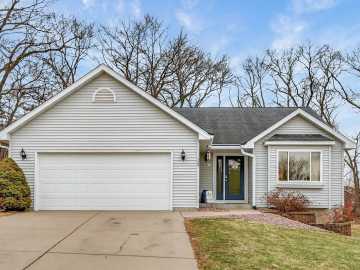 Eau Claire, WI: 305 Arbor Hills Circle