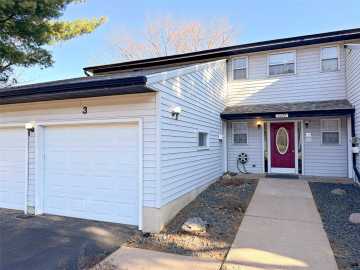 Altoona, WI: 3320 Woodside Terrace