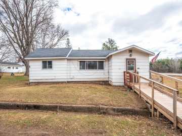 Bruce, WI: 610 N 2nd Street