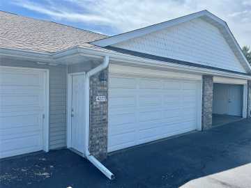 Eau Claire, WI: 4227 W Robin Meadows Lane