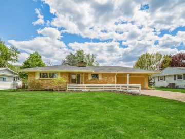 Eau Claire, WI: 2007 Grandview Drive
