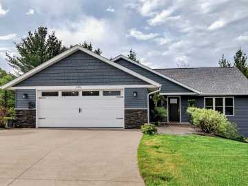 Altoona, WI: 695 Autumn Drive