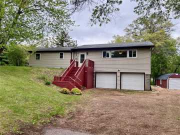 Chetek, WI: 216 Pinegrove Avenue