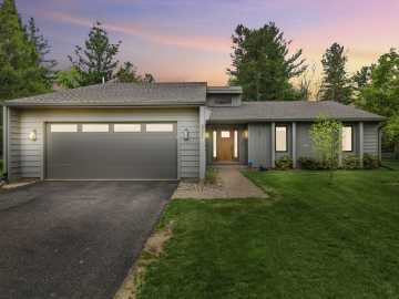 Eau Claire, WI: 331 W Hamilton Avenue