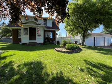 New Auburn, WI: 115 N East Street