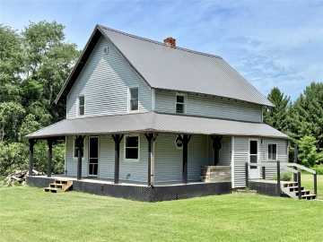Shell Lake, WI: 1280 Swiss Chalet Road