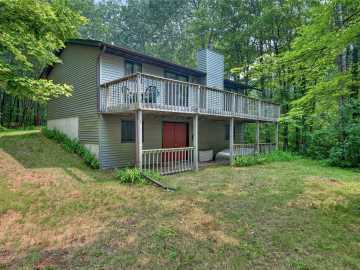Trego, WI: W6151 River Road