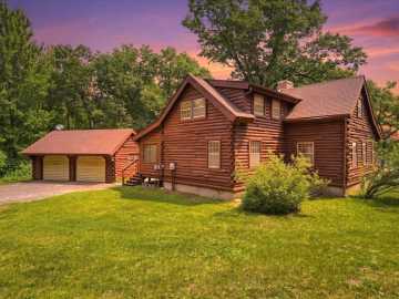 Siren, WI: 22498 Little Deer Road