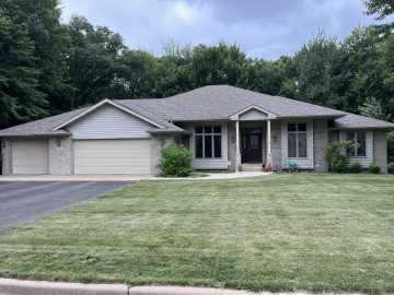 Chippewa Falls, WI: 228 Oak Knoll Drive