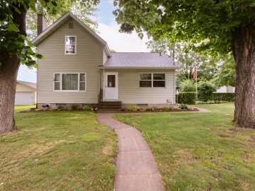 Menomonie, WI: 2216 3rd E Street