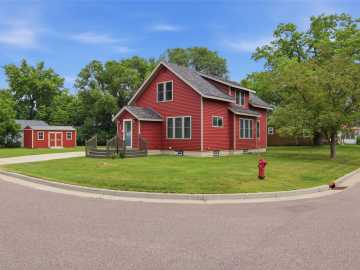Osseo, WI: 14006 Pine Street