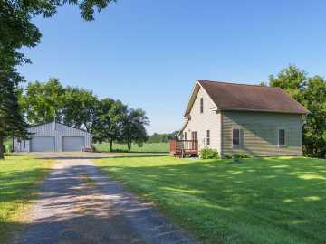 Gilman, WI: 1400 E Babit Avenue