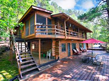 Iron River, WI: 65720 E Pinecrest Road