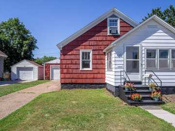 Chippewa Falls, WI: 520 W Cedar Street