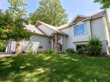 Amery, WI: 956 Sunflower Way