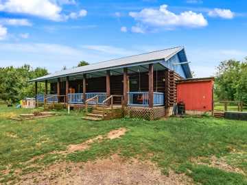 Cadott, WI: 20515 105th Avenue