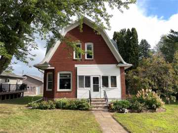 Almena, WI: 131 Lulu E Avenue