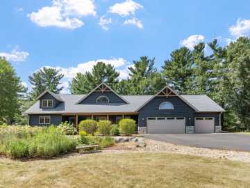 Menomonie, WI: 2403 Eagle Ridge Drive