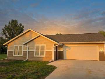 Superior, WI: 6528 John Avenue