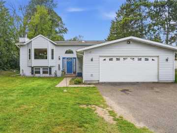 Bloomer, WI: 1713 Riggs Street