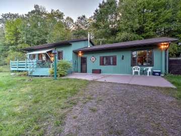 Grantsburg, WI: 20127 Schadow Lane