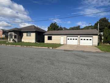 Arcadia, WI: 105 N 1st Street