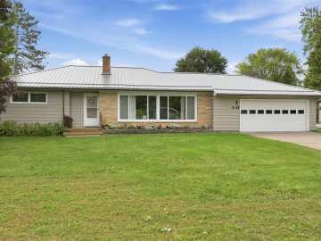 Bloomer, WI: 308 17th Avenue